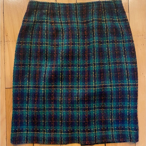 🌸SOLD🌸Cute high waist plaid wool skirt - Picture 2 of 3